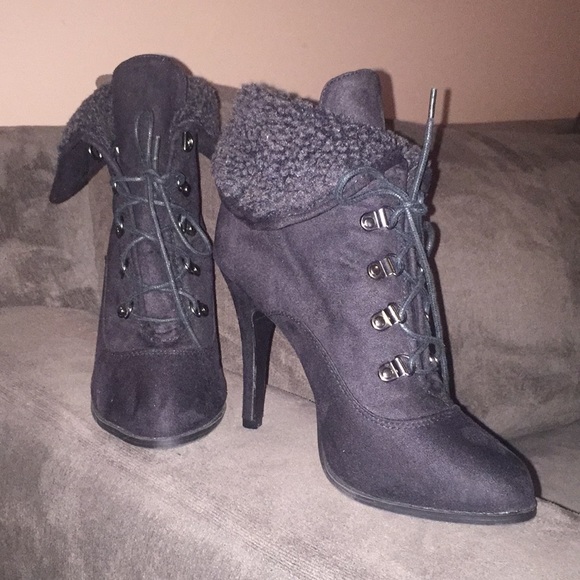 Kardashian Kollection high heel boots - Picture 2 of 5